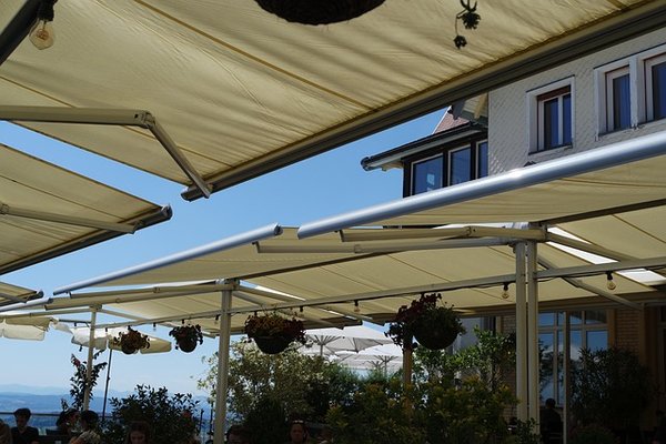 Choisissez la voile d'ombrage camouflage idéale pour votre jardin